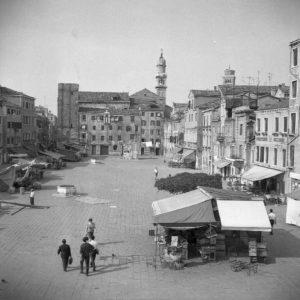 34 Met anni 60 Campo S. Margherita dalla Scuola dei Varoteri